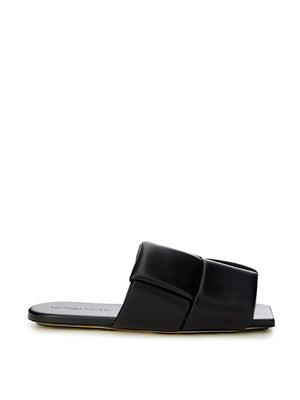 Elegante schwarze Ledersandalen