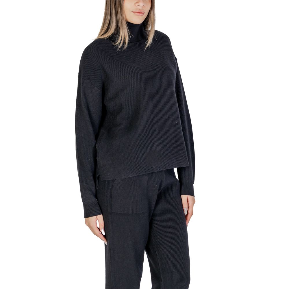 Cleré Black Viscose Turtleneck